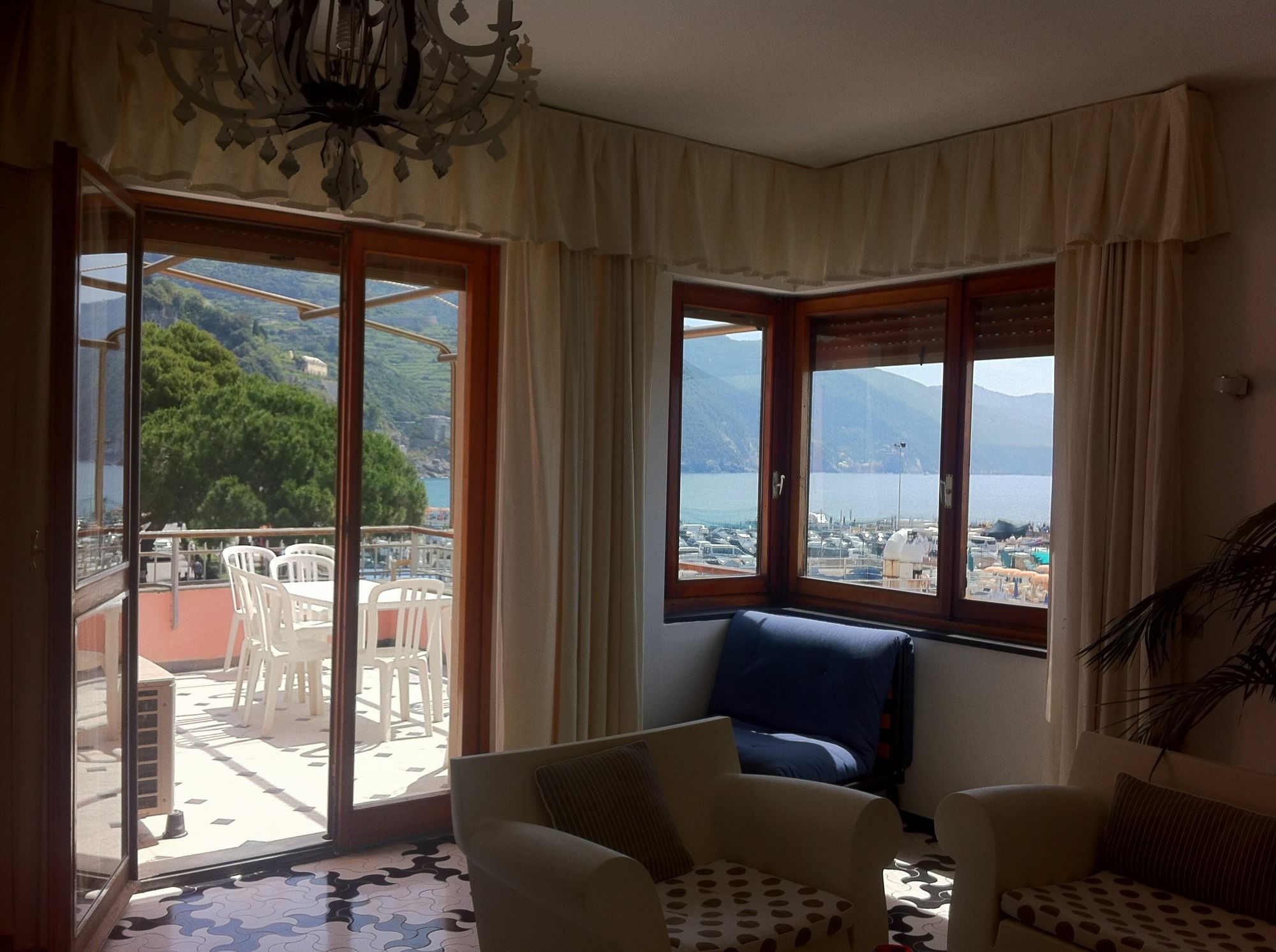 Affittacamere Lo Scoglio Monterosso al Mare Bagian luar foto